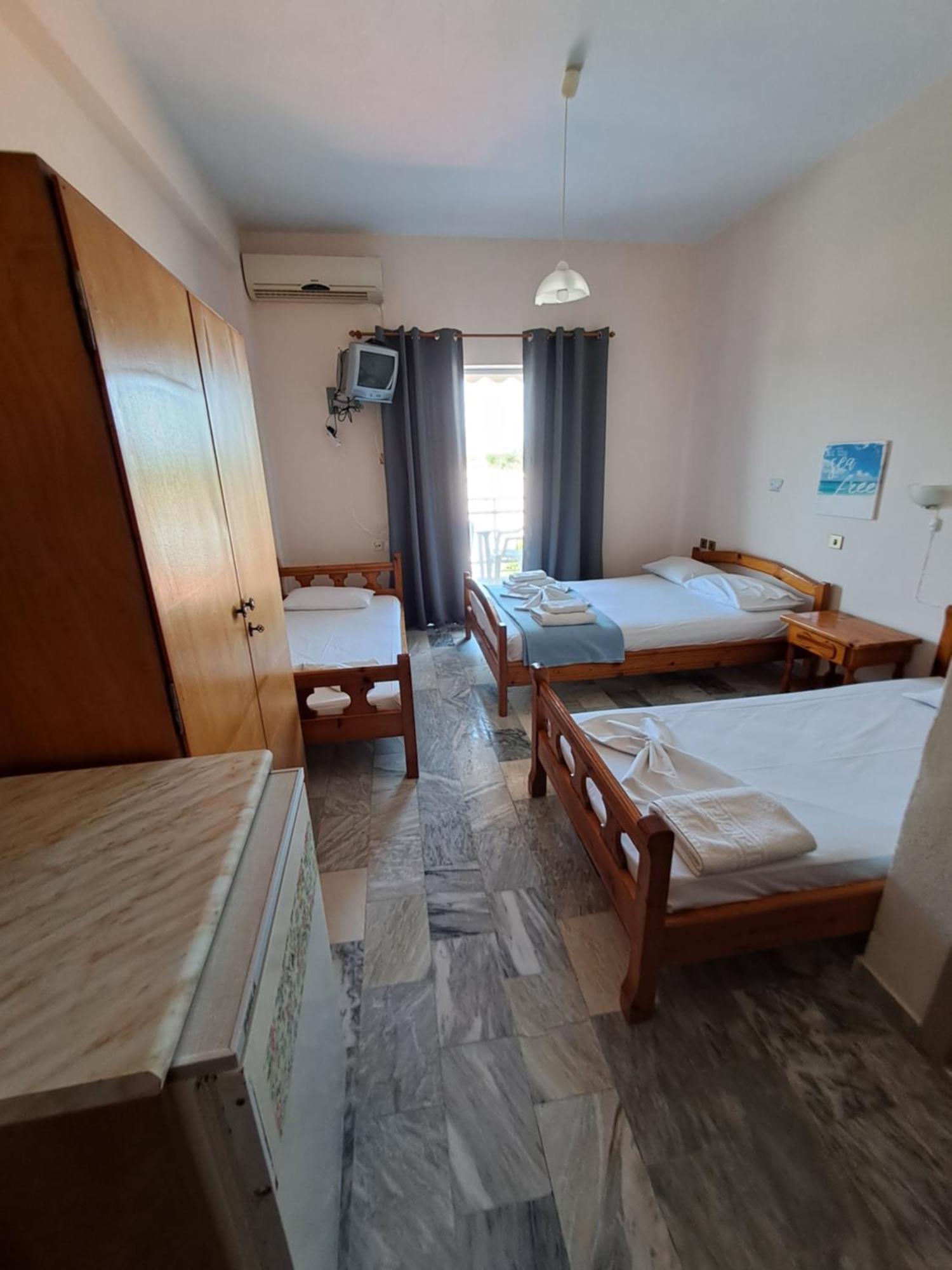 Golden Beach-Tsianis Apartments Néa Meságkala Esterno foto